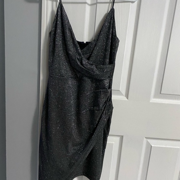 Windsor asymmetrical dress - Picture 3 of 3